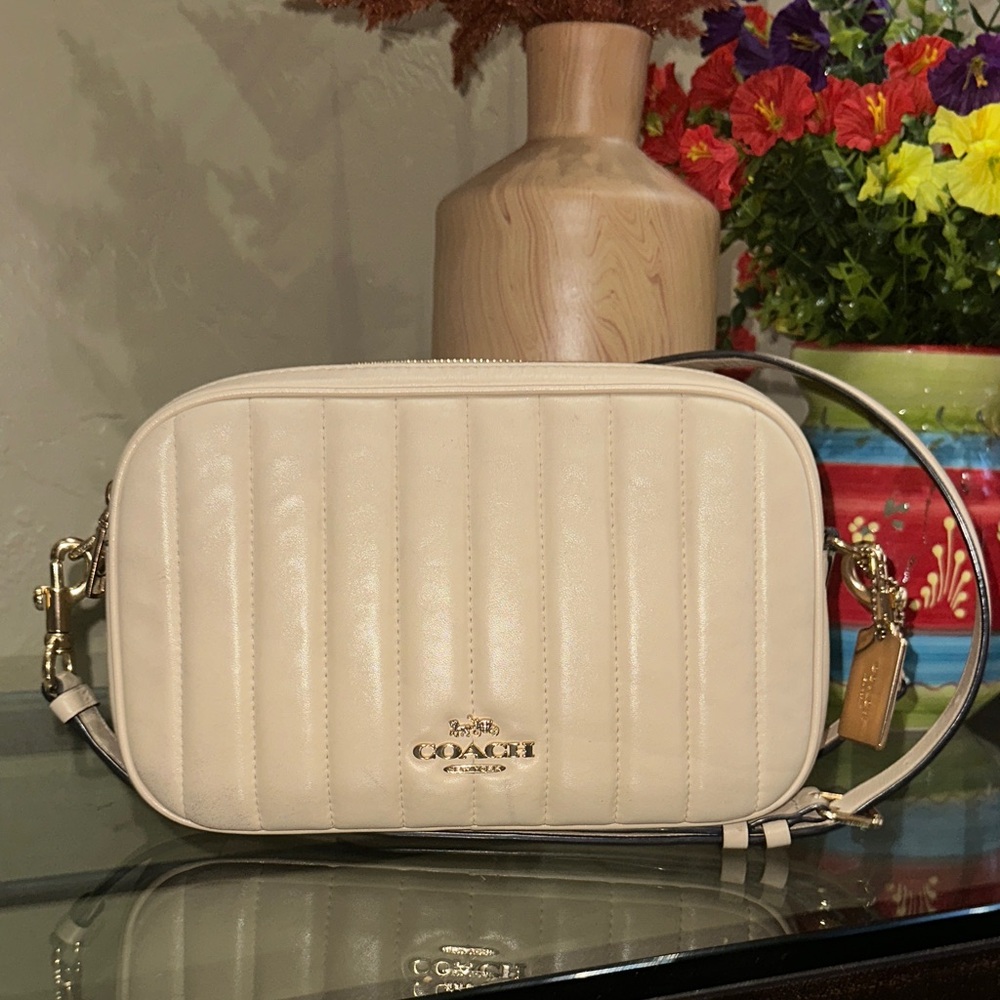 💥💥SOLD💥💥Coach Ivory Quilted Crossbody Bag